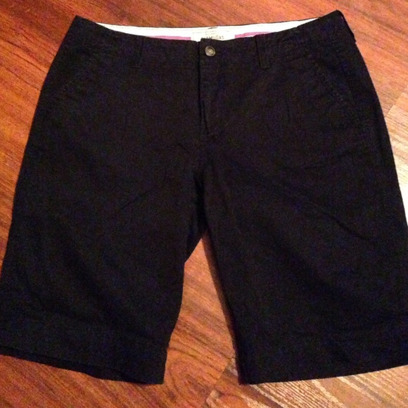 Old Navy Black Bermuda Shorts Low Rise 10