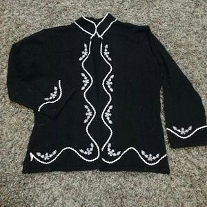 Lightweight sweater with pink flowers