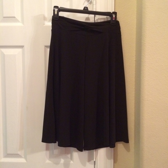 LARGE YOUTH GOUCHO PANTS - Picture 1 of 3