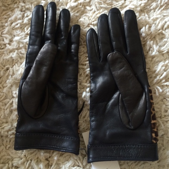 Bloomingdales leather gloves. - Picture 2 of 2