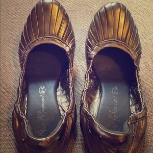 Matt Bernson S+C flats in Metallic Beige