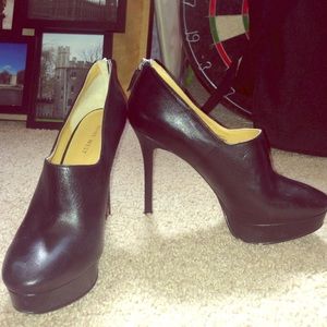 Nine West black leather booties! Only worn once!