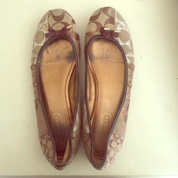 Coach flats