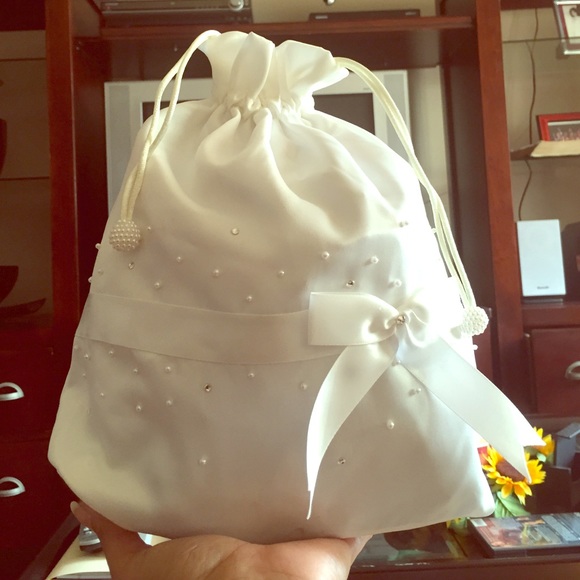 Satin money bag - Picture 1 of 4
