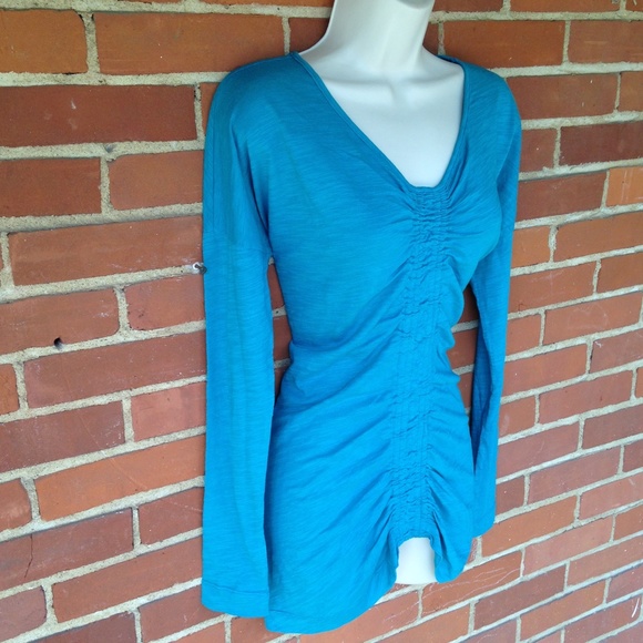 NWT Aqua Blue Teal Casual Rusched Top Size S - Picture 3 of 4