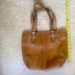Coach tan bucket tote handbag with zip top