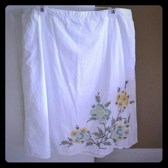White embroidered skirt