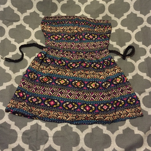 Tribal pattern dress w/ belt