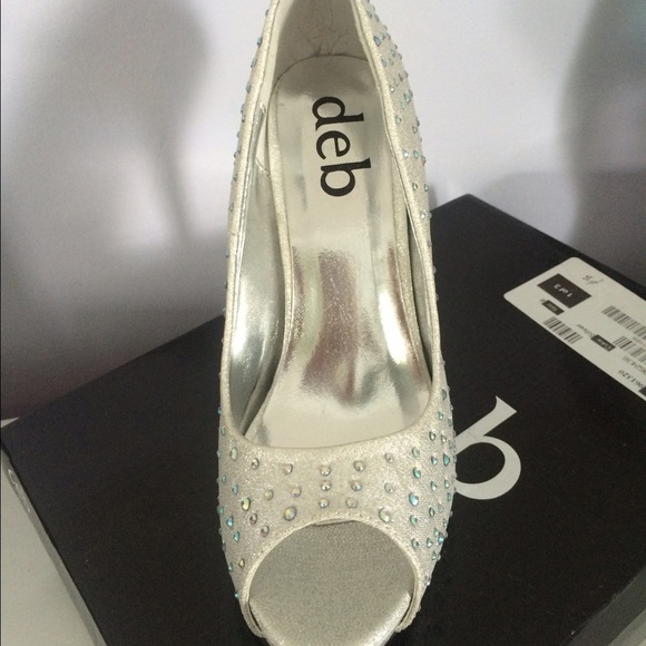 Shoes - Picture 2 of 4