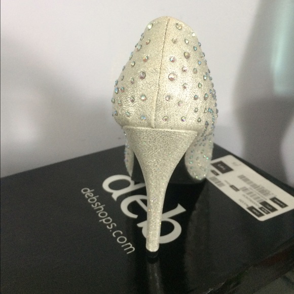 Shoes - Picture 3 of 4