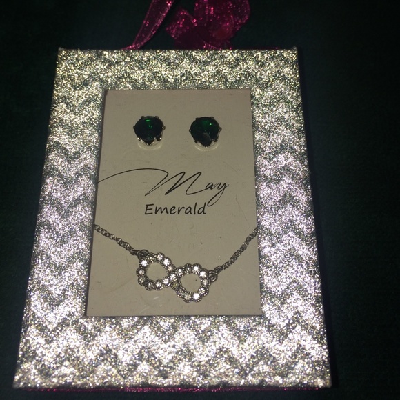 CLOSING 💛May Emerald birthstone jewelry gift