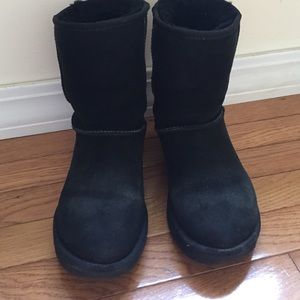 Short Black Ugg Boots Size 7