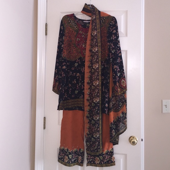 Eshakti Tops - Indian tunic top, pants and stole