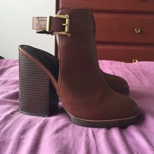 Heeled booties