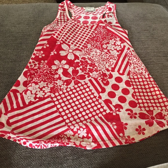 Red Tank top - Picture 3 of 4