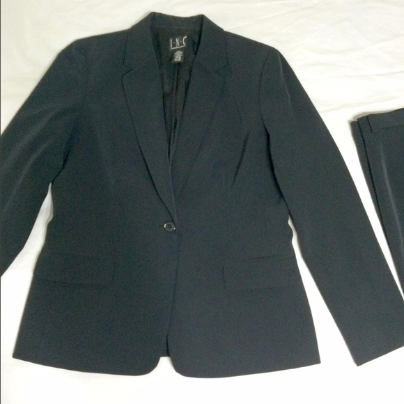 Women's dress suit 2 piece set.