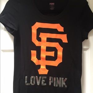 VS Giants tee