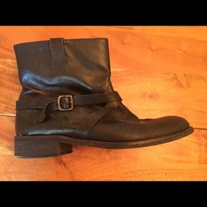 Madewell black boot with buckle // size 10