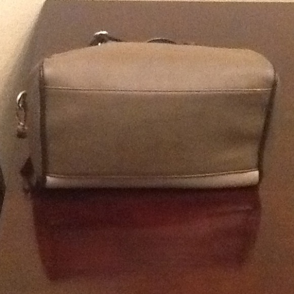 Handbag - Picture 3 of 3