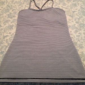 Lululemonn black white active workout top