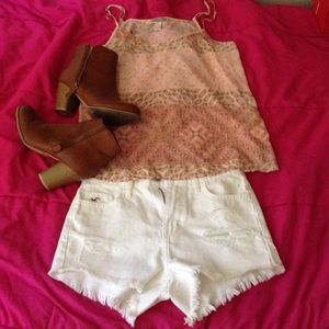 White High waisted Hollister shorts