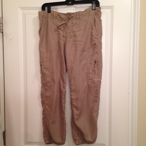 Tan linen Capri pants.