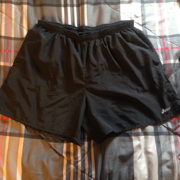 Asics pocketed shorts