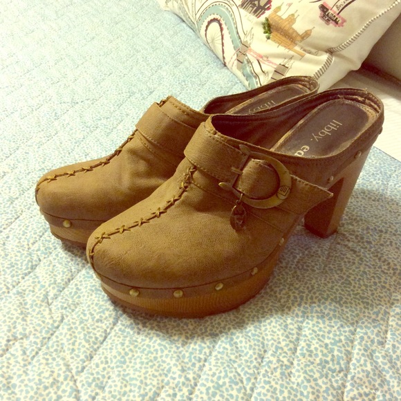 Libby Edelman faux leather clogs