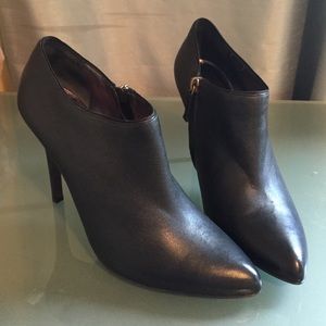 Lanvin Bootie 38, black leather, Italy