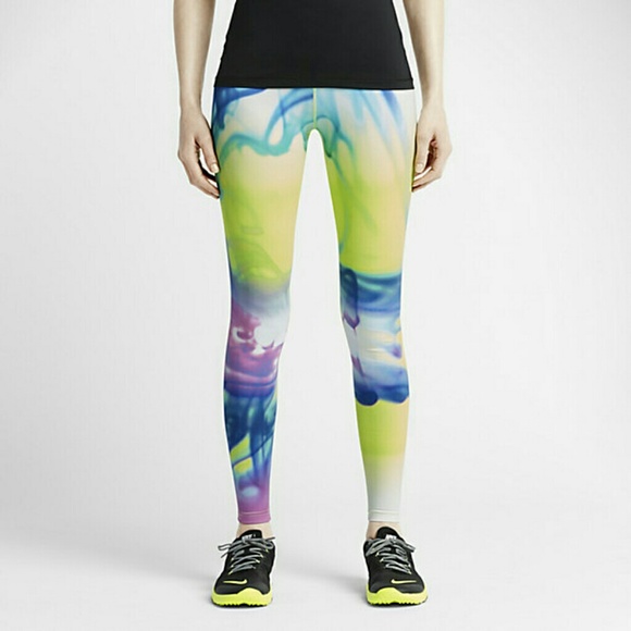 NIKE Legendary Lava neon tights!