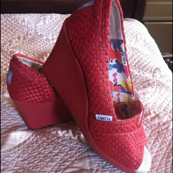 Red Toms wedges