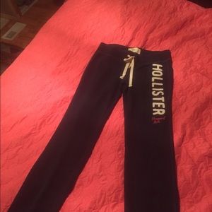 2 pair of Hollister pants
