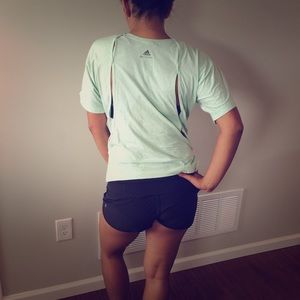 Adidas Top! Comfy comfy.