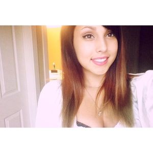 Meet your Posher, Alejandra