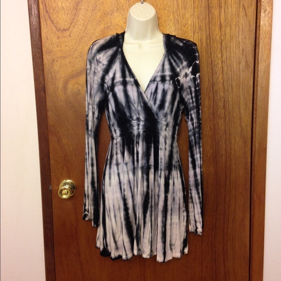 BOSTON PROPER TIE DYE HOODIE