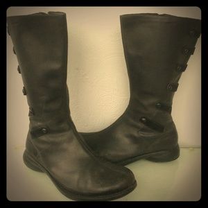 Merrell size 11 waterproof leather boots