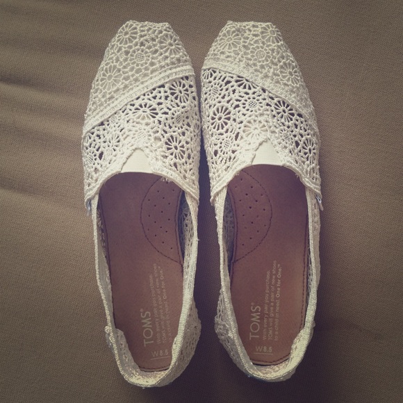 TOMS Natural Crochet Women's Classic Shoe