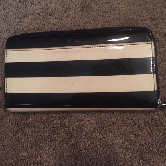 Kate Spade Wallet - Picture 3 of 4