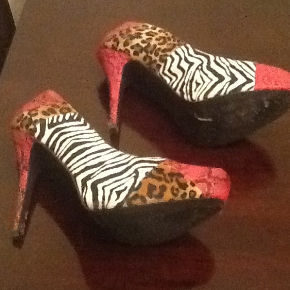 Heels - Picture 2 of 2