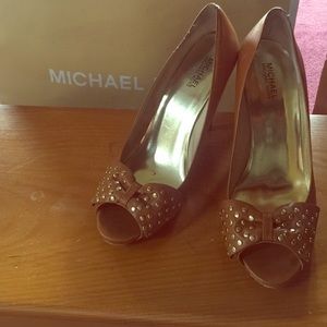 Michael kors tan heels