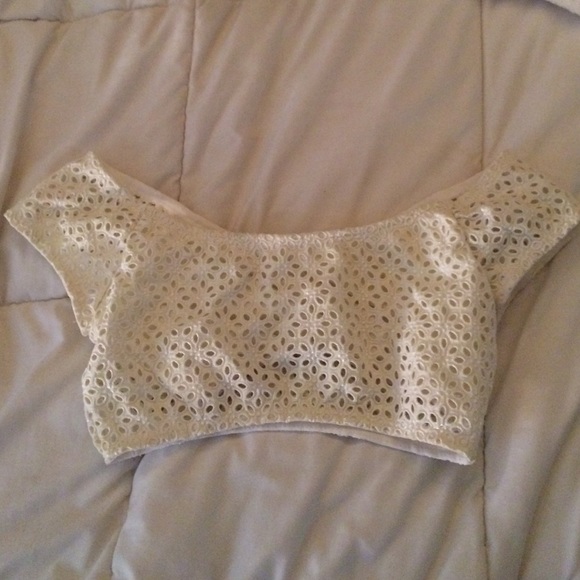 NWOT billabong eyelet crop bathing suit top - Picture 1 of 2