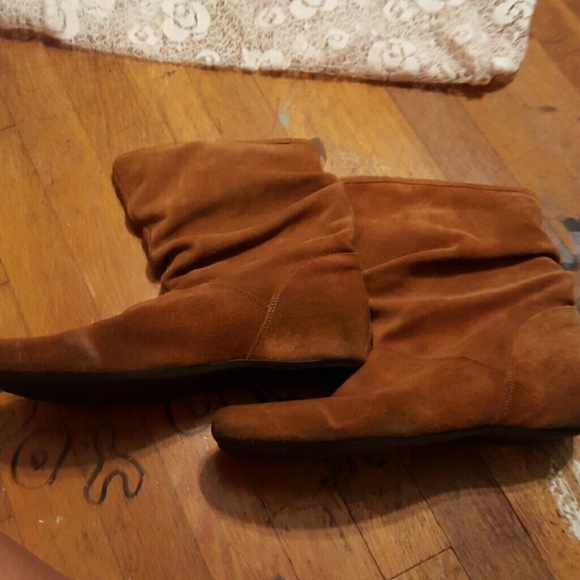Shoes - Picture 2 of 4