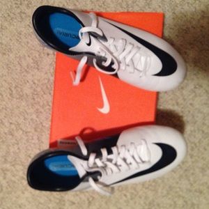 WMNS Mercurial Victory ll FG Nike Soccer Cleats