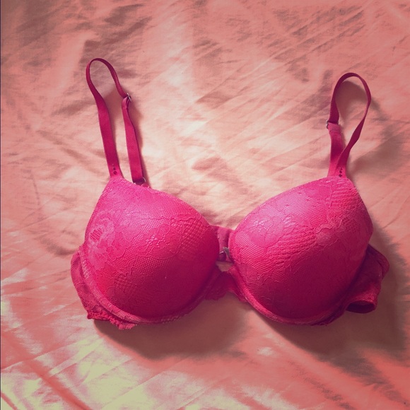 vS lacy bra