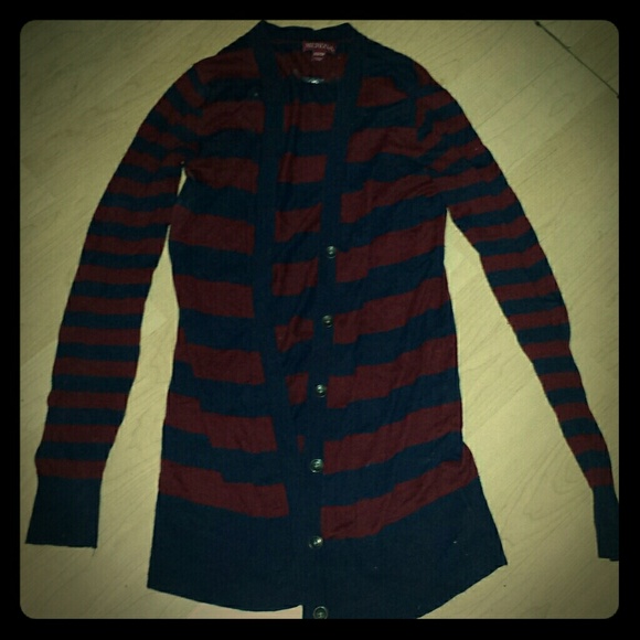 Sweater - Picture 1 of 1