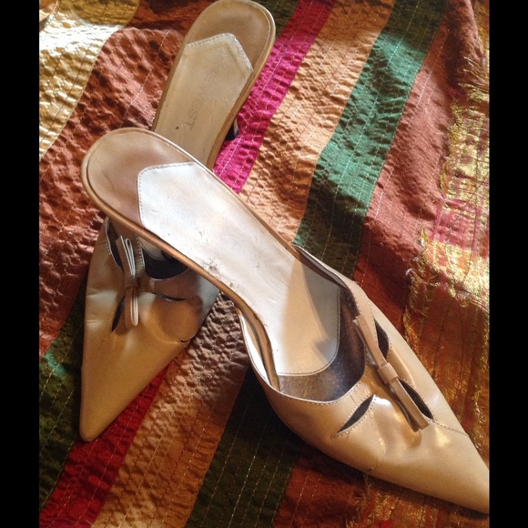 👠Nice West cream color mules 👠PRICE CUT👠 - Picture 2 of 3