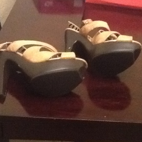 Heels - Picture 2 of 2