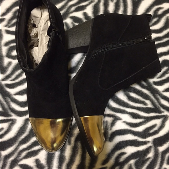 Golden tip booties