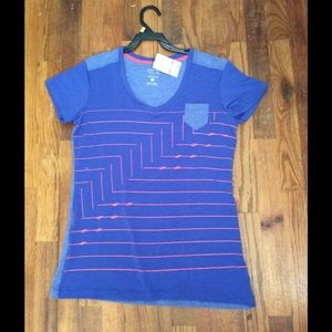 V-neck tee