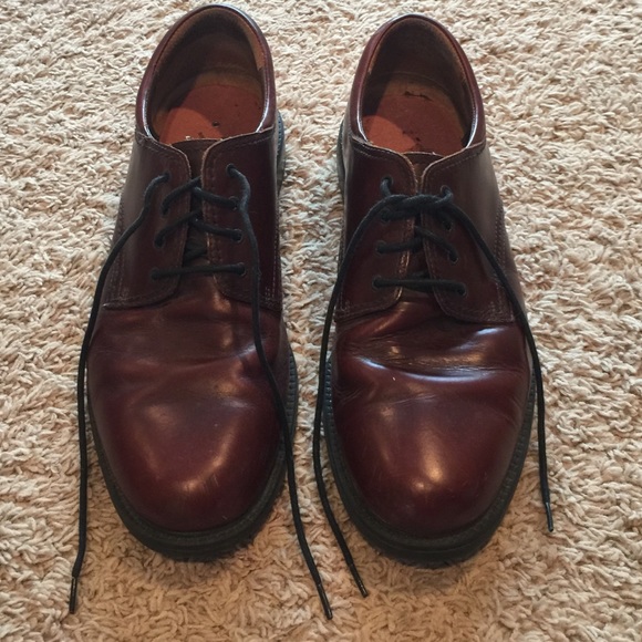 Men's dress shoes